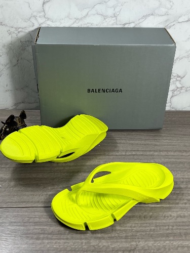 Balenciaga Mold thong sandals