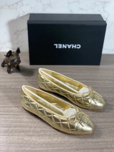 Chanel metallic gold quilted lambskin ballerina flats — 4