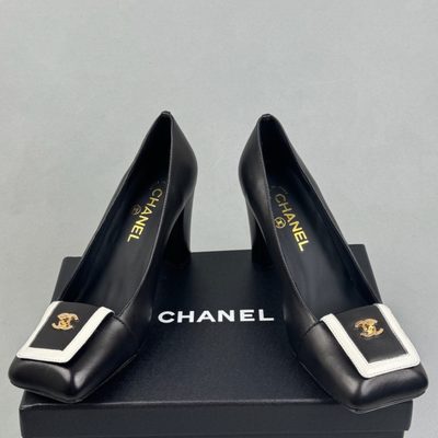 Chanel Blazy black lambskin square toe CC logo turn-lock pumps — 4