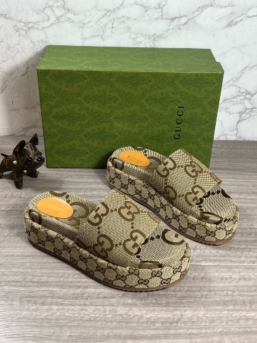 Gucci Women's platform slide sandals — 4