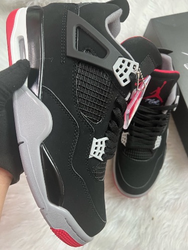 Nike Air Jordan 4 Retro 'Bred' sneakers — 4