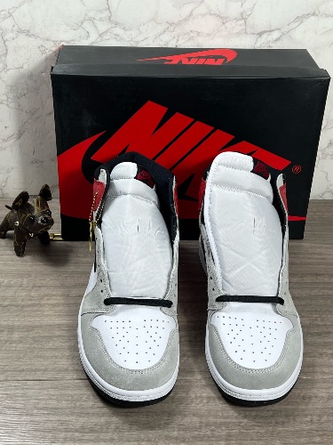 Nike Air Jordan 1 Retro High OG — 3