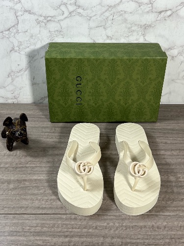 Gucci GG Marmont platform rubber flip-flops — 3