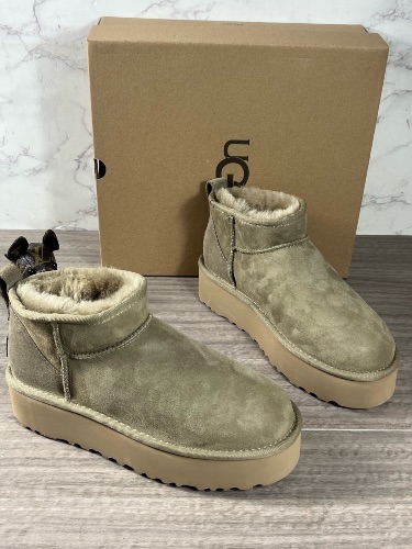 UGG Women's Classic Ultra Mini Platform boots — 4