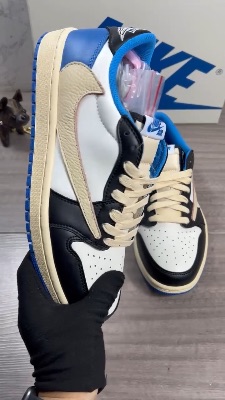 Jordan x Travis Scott x Fragment Air Jordan 1 Low sneakers. — 5