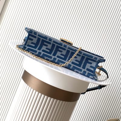 Fendi Baguette Wallet on Chain (T) — 4