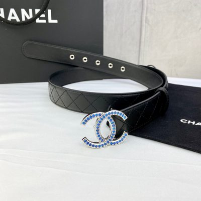 Chanel quilted black leather belt featuring a silver CC logo buckle — 5