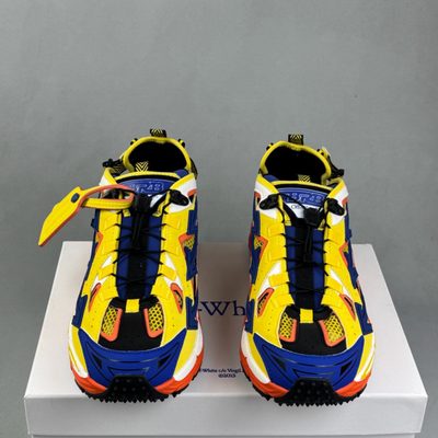 Off-White "Be Right Back" low-top sneakers — 3