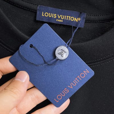 LV T-shirt — 5