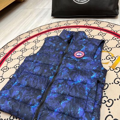 Canada Goose down vest — 4