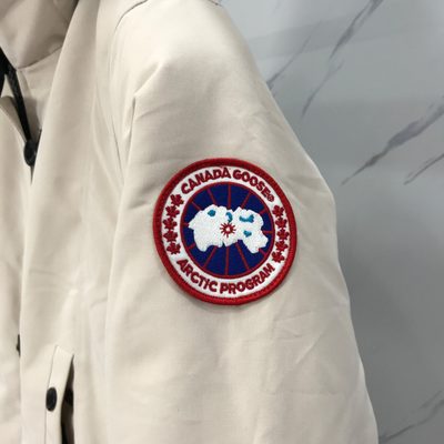 Canada Goose Women's Kensington Parka — 5