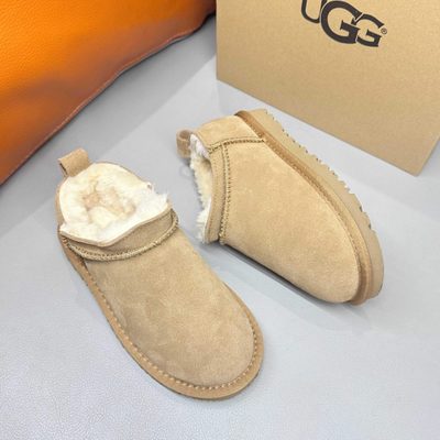 UGG Classic Ultra Mini Boots — 9