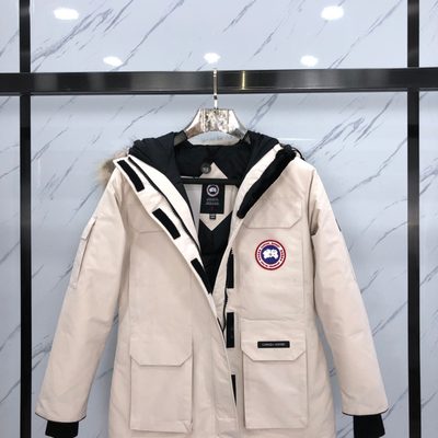 Canada Goose Women's Expedition Parka — 4
