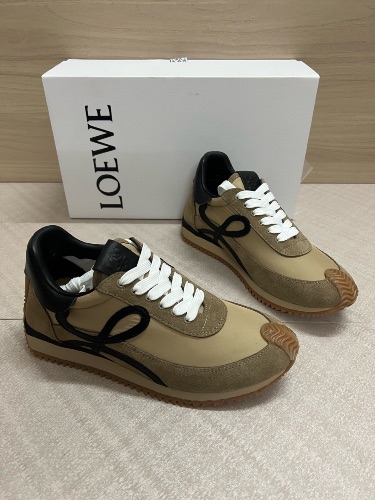 Loewe Flow Runner sneakers in beige suede and black leather — 4
