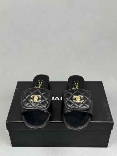 Chanel quilted lambskin leather mules — 3