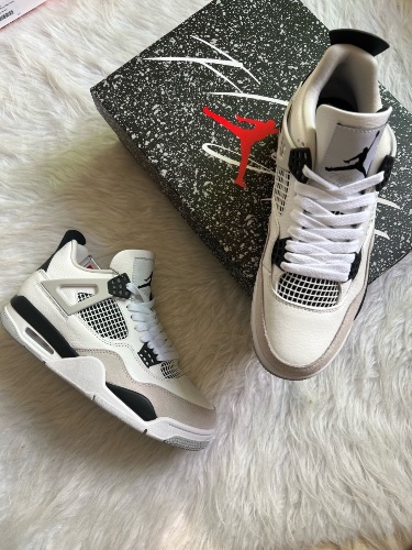 Nike Air Jordan 4 Retro "Military Black" trainers
