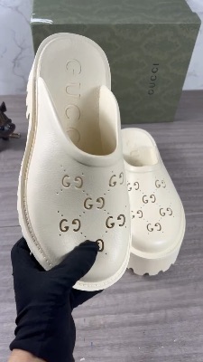 Gucci Women's Platform Perforated G Sandals — 5