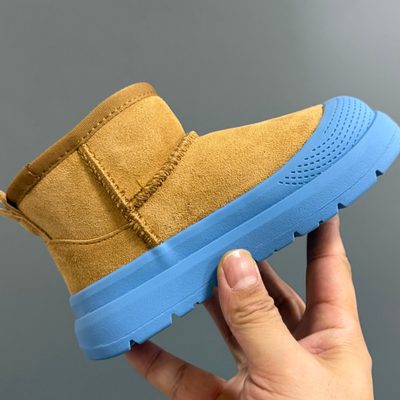 UGG Classic Ultra Mini Weather Hybrid children's boots — 6