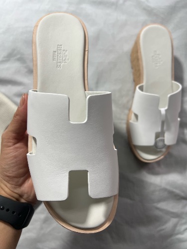 Hermès Eze 30 leather sandals in white — 3