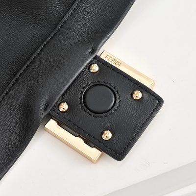 Fendi Mamma Baguette bag (T) — 5