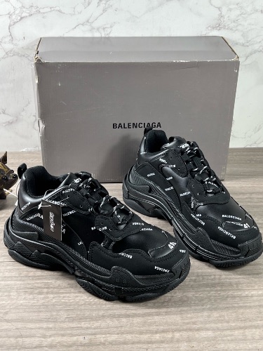 Balenciaga Triple S sneakers — 4