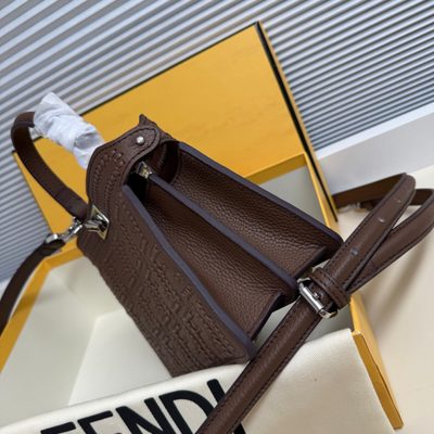 Fendi Peekaboo ISeeU bag (T) — 3