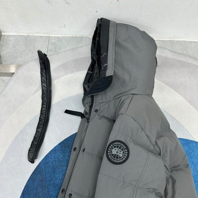Canada Goose Women's Shelburne Parka — 11