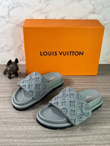 Louis Vuitton Pool Pillow flat sandals — 3