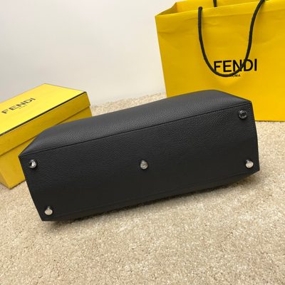 Fendi Peekaboo ISeeU handbag (T) — 4