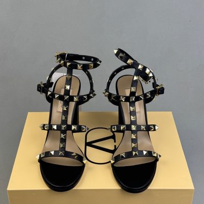 Valentino Garavani Rockstud ankle strap sandals — 3