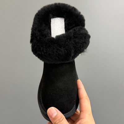 UGG Classic Mini Fluff BOOTS — 8