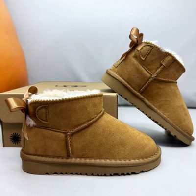 UGG short-shaft suede-style ankle boots — 6