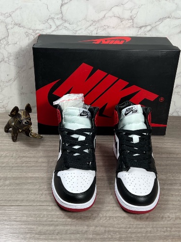 Nike Air Jordan 1 Retro High Satin Black Toe (W) sneakers — 3