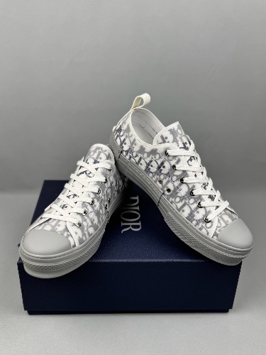 Dior B23 low-top sneakers in the Oblique canvas pattern — 4