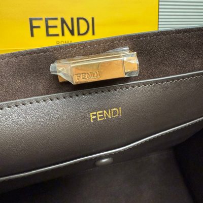Fendi Way leather shoulder bag (T) — 7