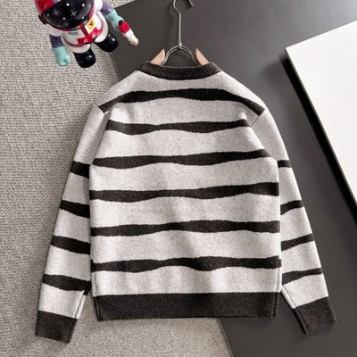 Fendi crewneck knit sweater — 9