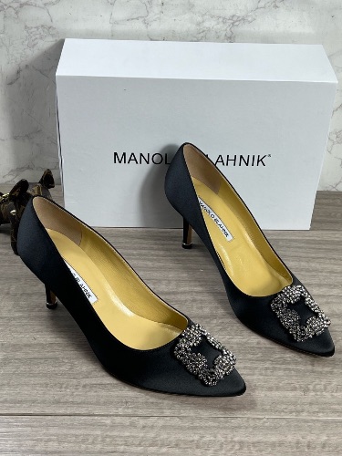 Manolo Blahnik Hangisi black satin pumps