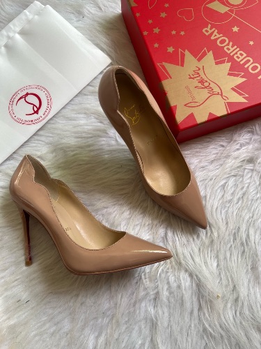 Christian Louboutin nude patent leather Hot Chick pumps