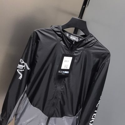 Arc'teryx Norvan Windshell Hoody — 5