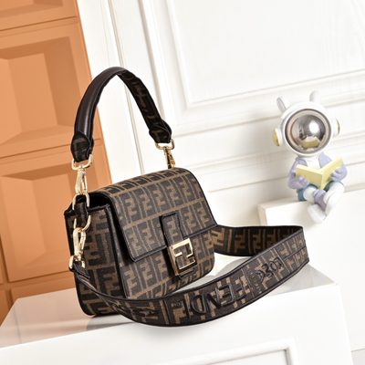 Fendi Baguette bag (T) — 3