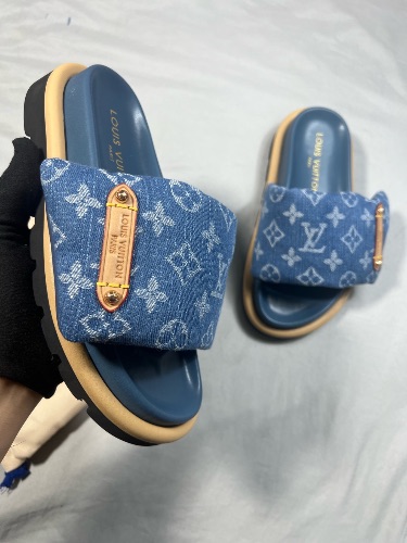 Louis Vuitton Pool Pillow Flat Comfort Mules in monogram blue denim — 4