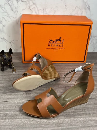 Hermès Legend wedge sandals in a brown calfskin leather