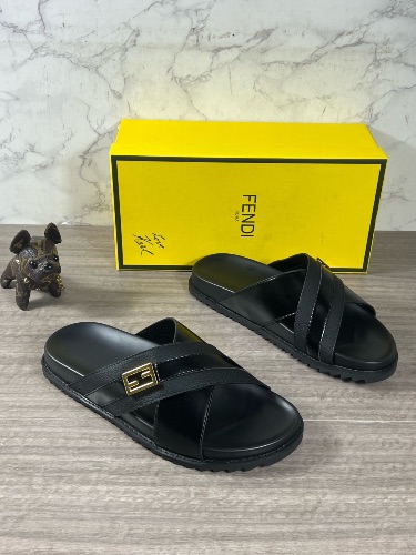 Fendi crossover-strap leather sandals — 4