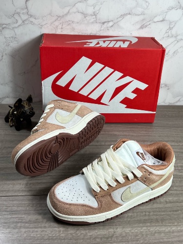 Nike Dunk Low PRM "Medium Curry" sneakers — 4