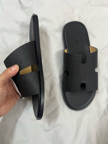 Hermes Izmir Sandals in black calfskin leather — 3
