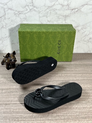 Gucci Marmont thong sandals — 4