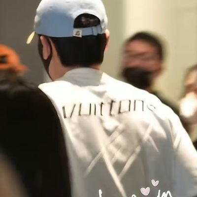 LV T-shirt — 4