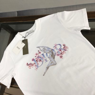Dior x Hajime Sorayama Pre-Fall 2019 "Sexy Robot" graphic t-shirt — 3