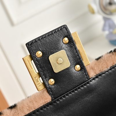 Fendi Baguette bag (T) — 5