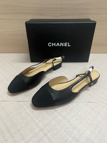 Gucci Tennis 1977 Slip-On sneakers in beige and ebony canvas — 3